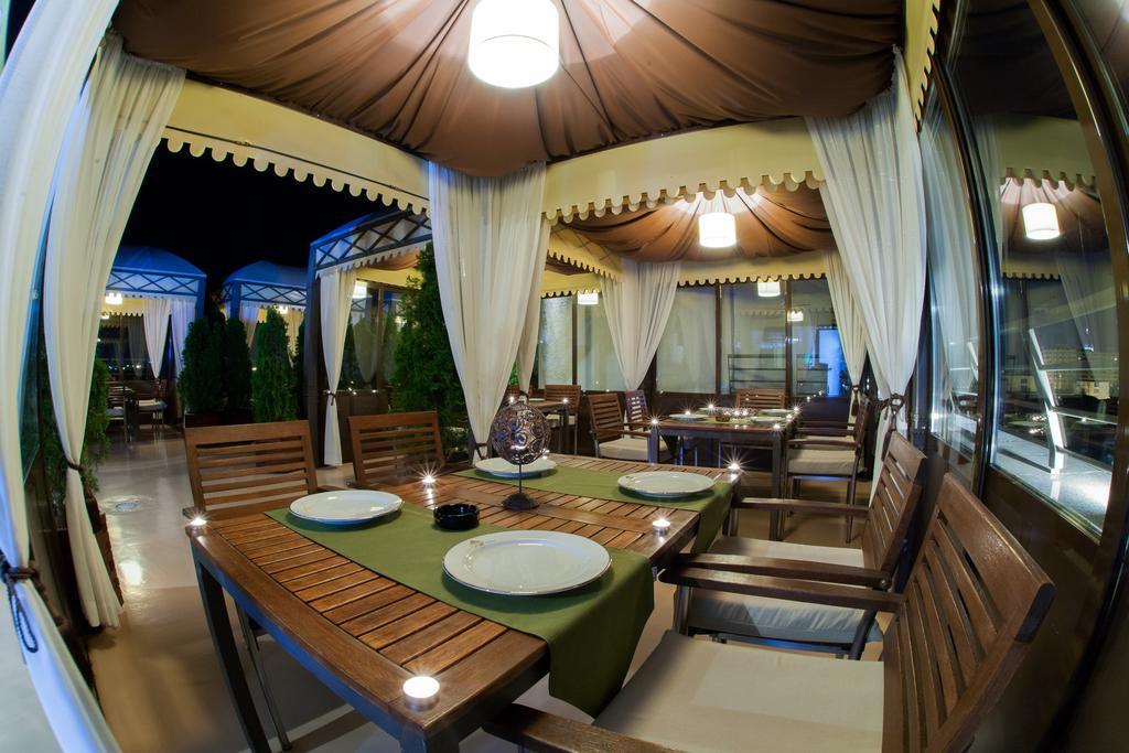 President Hotel Bacău Extérieur photo