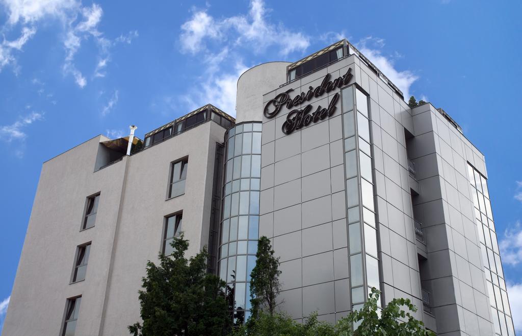 President Hotel Bacău Extérieur photo