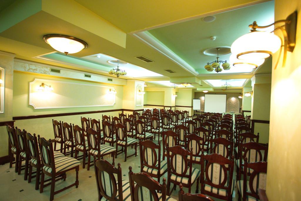 President Hotel Bacău Extérieur photo