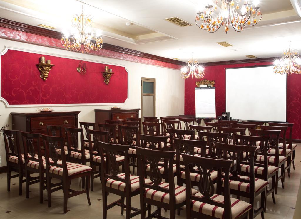 President Hotel Bacău Extérieur photo